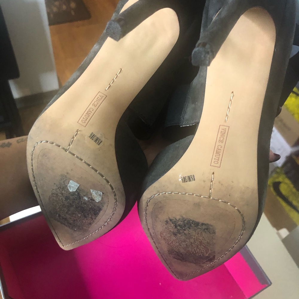 Suede heels - Picture 4 of 5